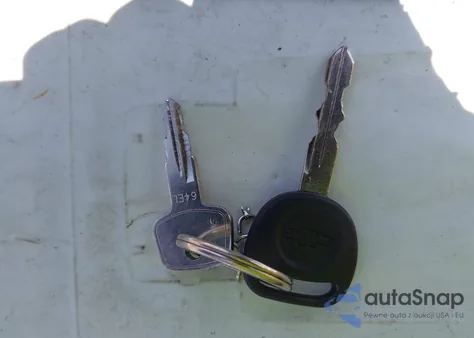 2001 Chevrolet Silverado 1500 Ls from USA, damaged, VIN 2GCEC19T911144376